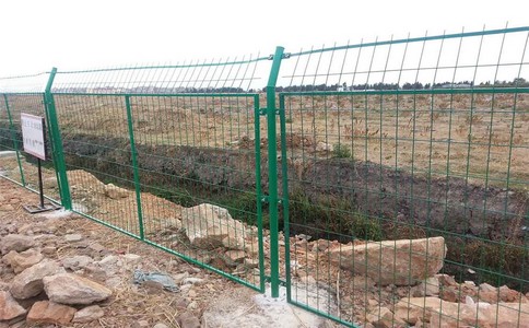Designed wave beam guardrail